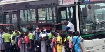 Gabon/Gratuité du transport scolaire : Les ministres concernés étudient la faisabilité de la mesure