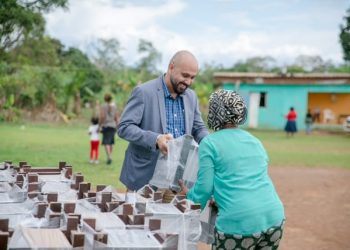 Société-Ntoum/GSEZ offres des tables bancs aux écoles