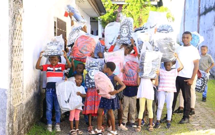 Société-Gabon/La Setrag offre 1500 kits scolaires aux enfants en difficulté sociale