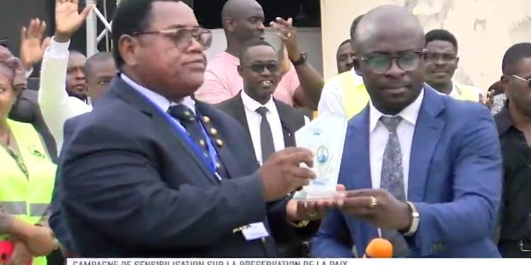 Société-Gabon/ Le prix Awards Convergence 2023 : Le Docteur Pierre NGOMAT honoré