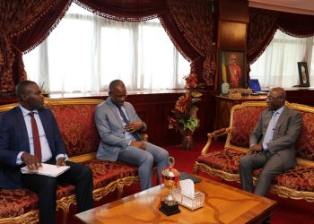 Politique -Gabon/FMI: le Représentant – résident du FMI chez e Président de l&rsquo;Assemblée nationale de transition.