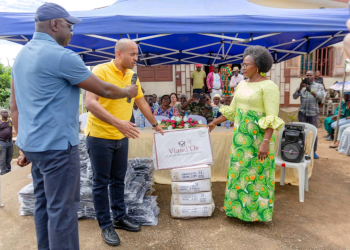 Société-Gabon/ Le groupe ARISE: Viande et fournitures scolaires à la population du 2e arrondissement de la commune de Ntoum.