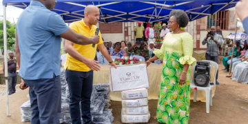 Société-Gabon/ Le groupe ARISE: Viande et fournitures scolaires à la population du 2e arrondissement de la commune de Ntoum.