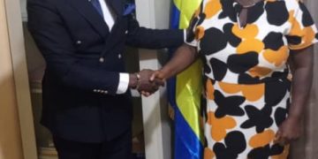 Société-Gabon/ Mairie du 2ème arrondissement de la commune de Ntoum : La Fondatrice du Centre d’accueil des Orphelins et Enfants vulnérables »El Jireh » chez le Délégué Spécial.