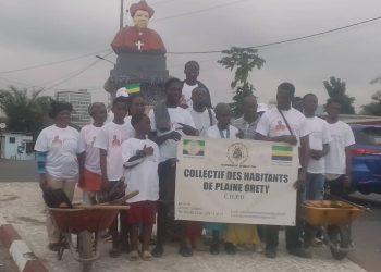 Société -Gabon/Journée citoyenne : le Collectif des habitants de Plaine Orety retrousse les manches .