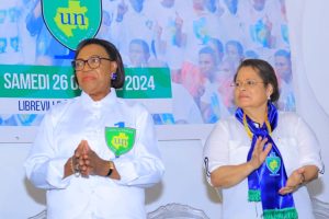 La Présidente du Sénat de la Transition Paulette Missambo et la présidente par intérim de l'Union Nationale Jeanine Taty Koumba