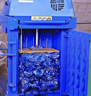 Société-Gabon/SOBRAGA fait don d’un compacteur à l’entreprise AGEN pour dynamiser le recyclage à Port-