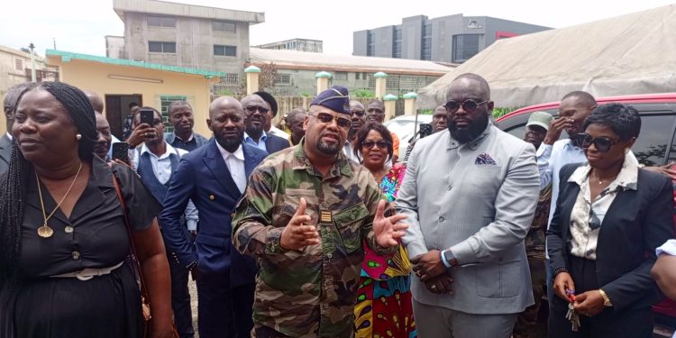 Société -Gabon/Centre National d’Examen de Permis de Conduire : Le Commandant Oscar Sadibi Mapangou passe le relais à Arnold Stéphane Kapitho.