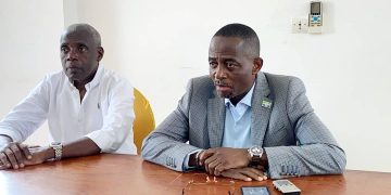 Société -Gabon/Réhabilitation des voiries de la commune d’Oyem : Sosthène Nguema Nguema et les opérateurs économiques s&rsquo;accordent les violons.