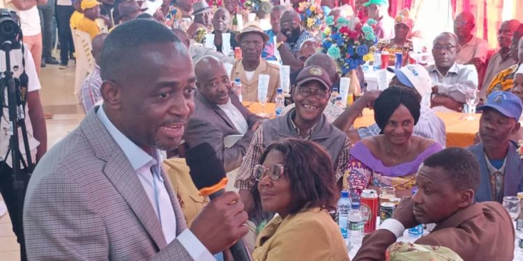 Société-Gabon/Le ministre du Pétrole et du Gaz en communion avec les notables d’Oyem.