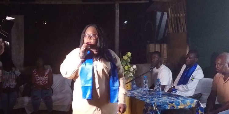 Politique -Gabon/ Nancy Nkolo-Mensah, candidate aux législatives 2025 à l&rsquo;écoute des jeunes de sa circonscription politique