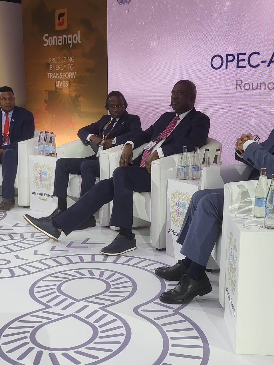 Politique-Gabon/African Energy Week 2025: Sosthène Nguema Nguema dévoile les atouts du bassin sédimentaire gabonais à Cape Town.