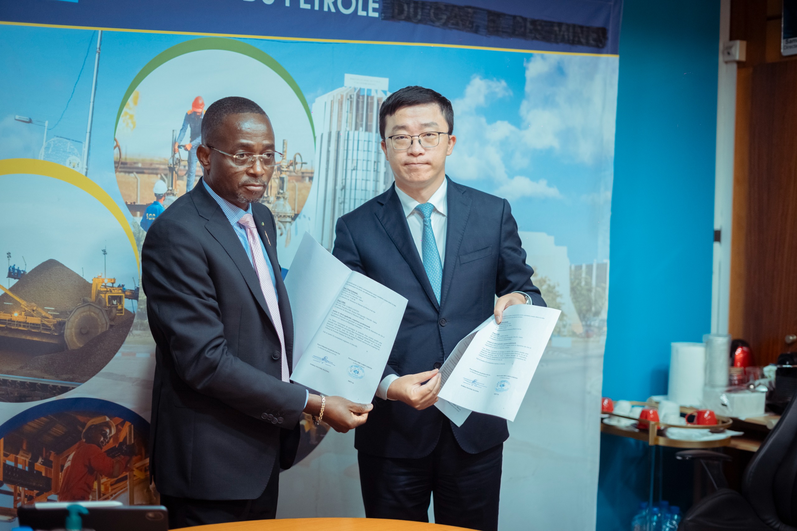Économie-Gabon/Signature d’une convention avec l’entreprise chinoise CRBC : Le ministre du Pétrole et du Gaz ratisse large pour le développement du Gabon.