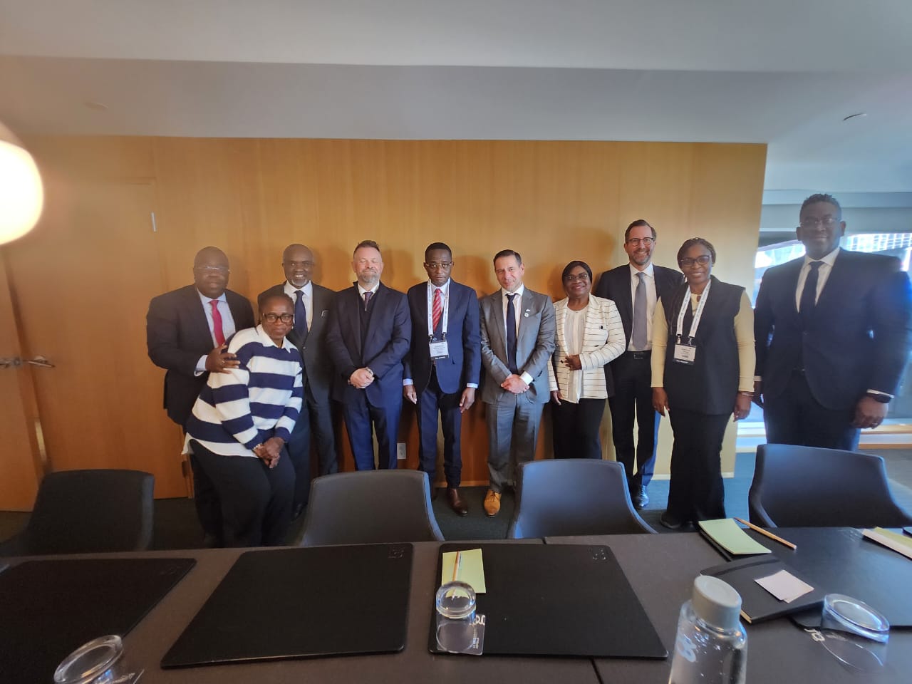 Économie-Gabon/PDAC 2026 : Le ministre des Mines et des Ressources Géologiques rencontre un consortium minier gabono-canadien autour du projet aurifère de Koumba.