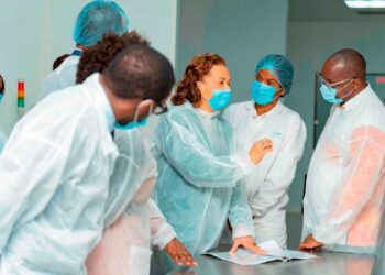 Économie-Gabon/ ‘’La Santé Pharmaceutique’’ : Le ministre de la Santé au cœur de l’usine.