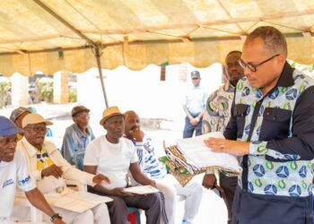 Société-Gabon/CNSS : Le Directeur général en contact avec les agents, assurés et retraités de l’Ogooué Ivindo.